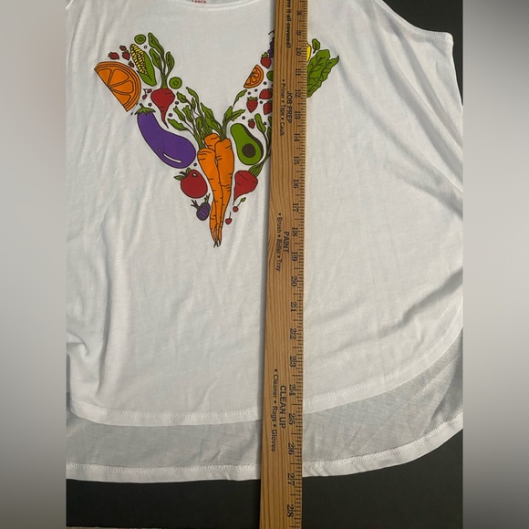 V is for Veggies flowy tank Top women’s size Large - Picture 5 of 6